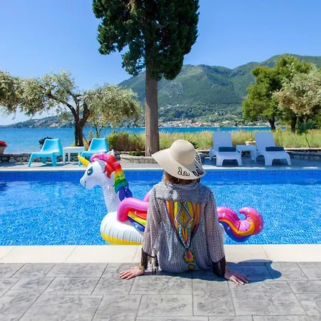Agni Apartahotel Nikiana