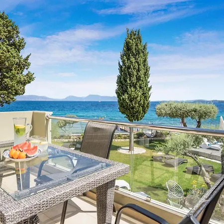 Agni 아파트호텔 니키아나