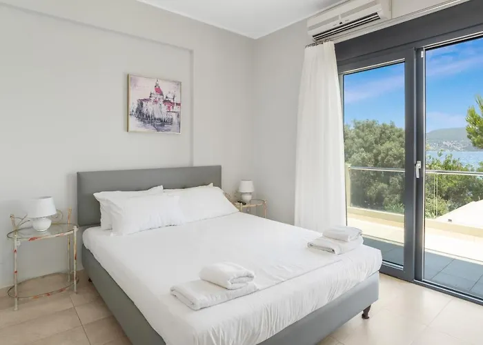 Agni Aparthotel Nikiana