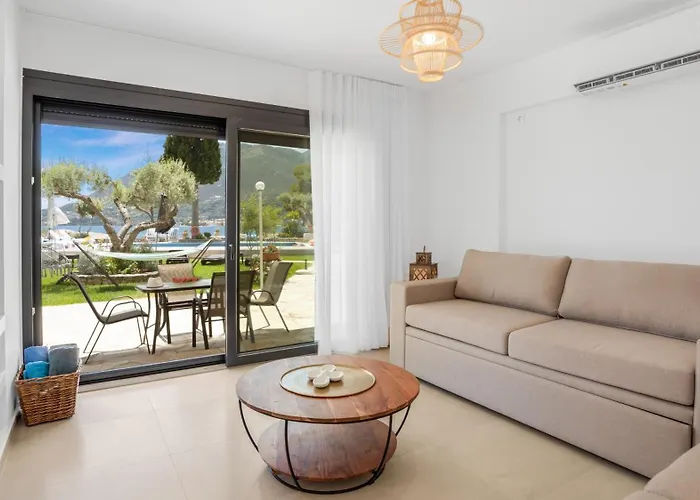 Agni Aparthotel Nikiana